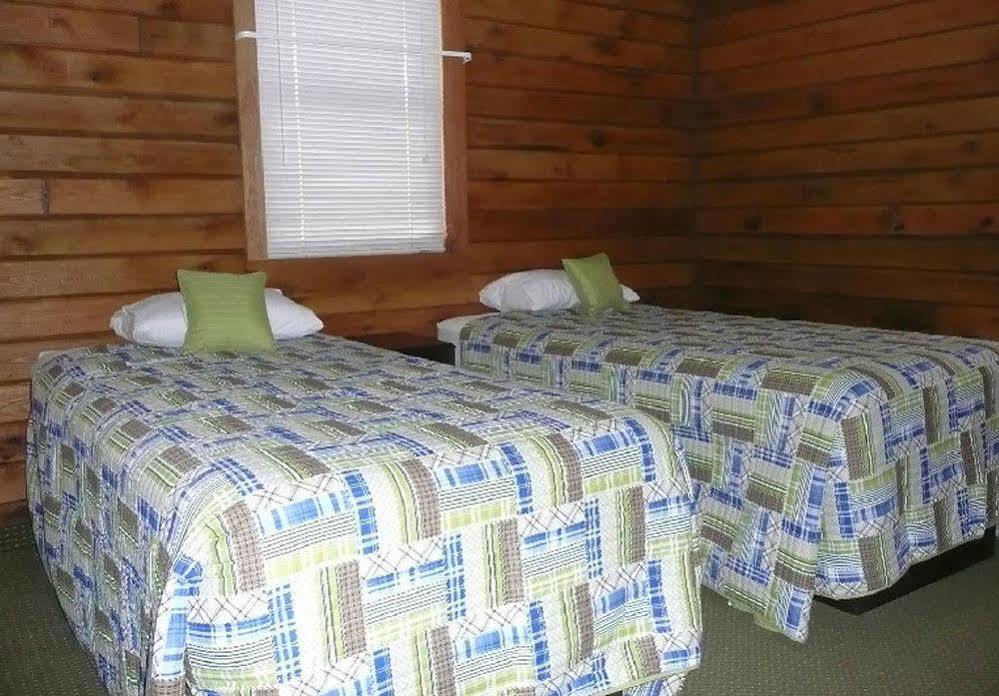 Mariner'S Village Resort Carlyle Extérieur photo