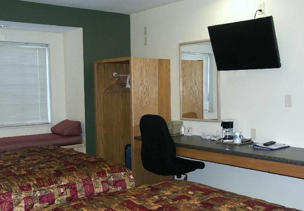 Mariner'S Village Resort Carlyle Extérieur photo