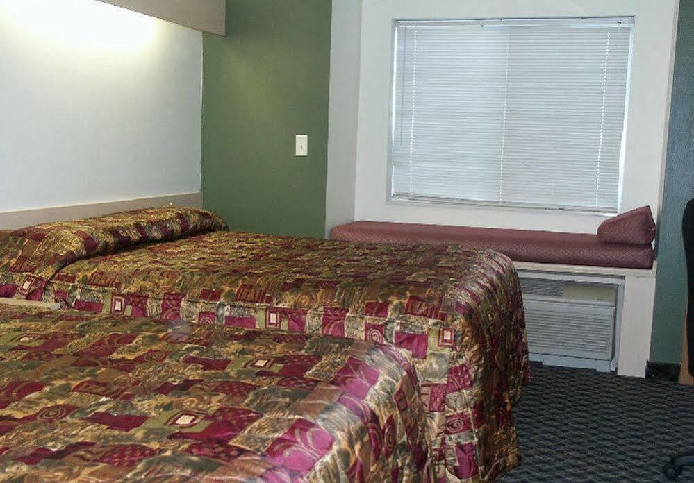 Mariner'S Village Resort Carlyle Extérieur photo