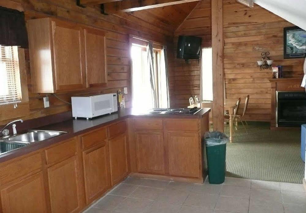 Mariner'S Village Resort Carlyle Extérieur photo