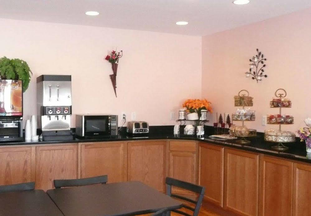 Mariner'S Village Resort Carlyle Extérieur photo