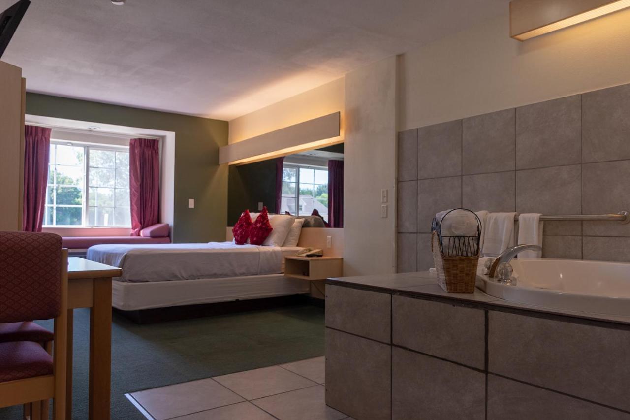 Mariner'S Village Resort Carlyle Extérieur photo